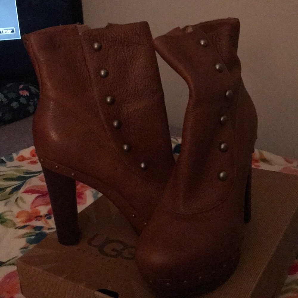 Uggs leather boots